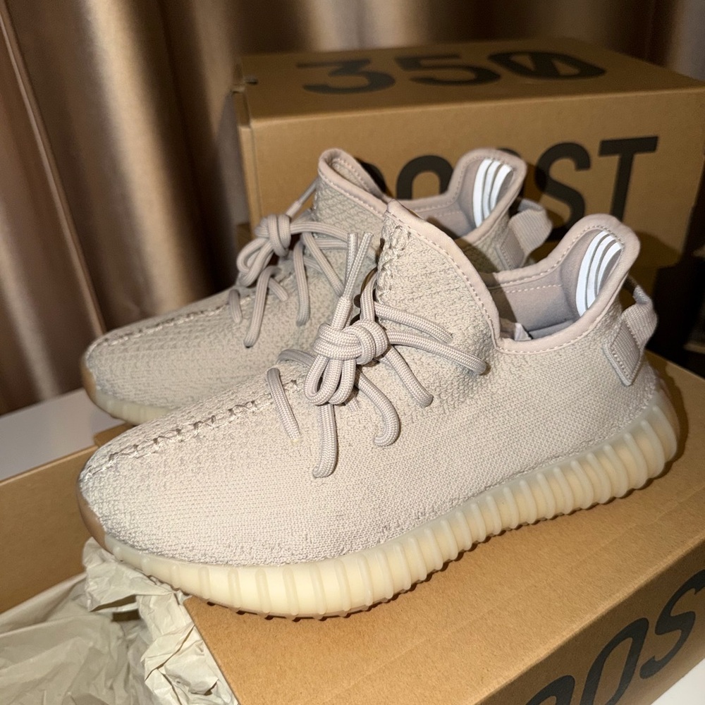 Adidas Yeezy Boost 350 V2 Sneakers